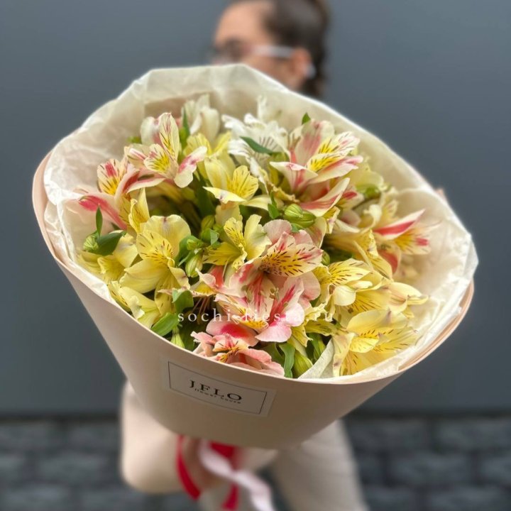 Альстромерии в нежном оформлении в Энгельсе