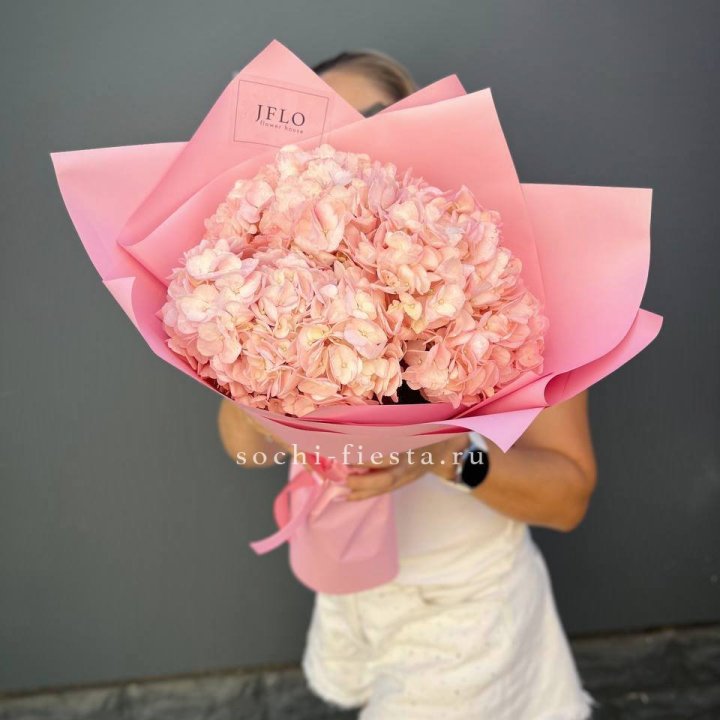 Букет гортензий "Крем" в Энгельсе