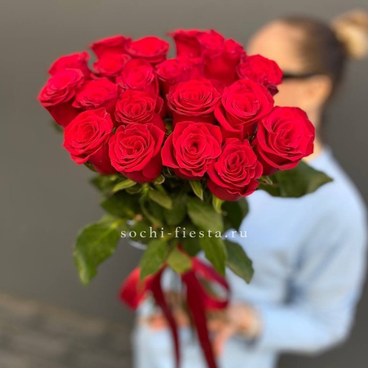 19 красных роз в Энгельсе