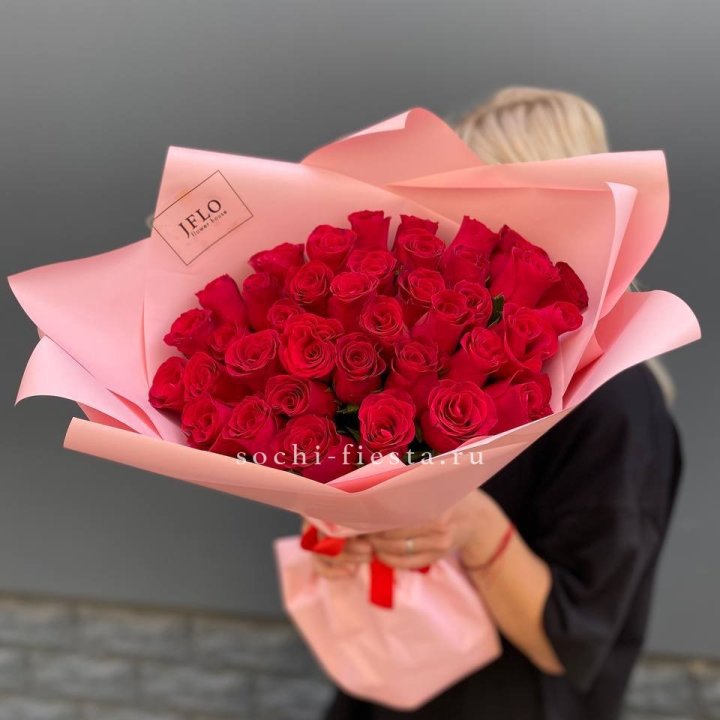 35 красных роз в Энгельсе