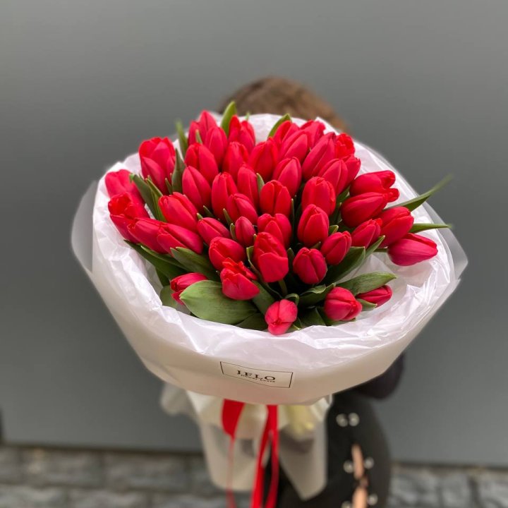 51 тюльпан "Любовь" в Энгельсе