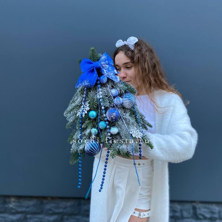Новогодняя елочка "Блю" в Энгельсе