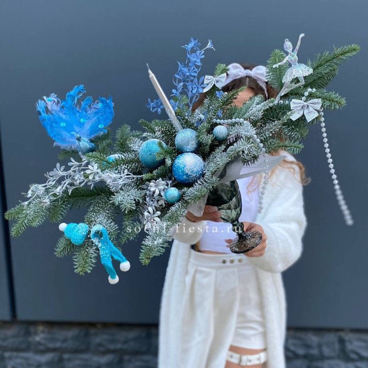 Композиция в бокале голубая в Энгельсе