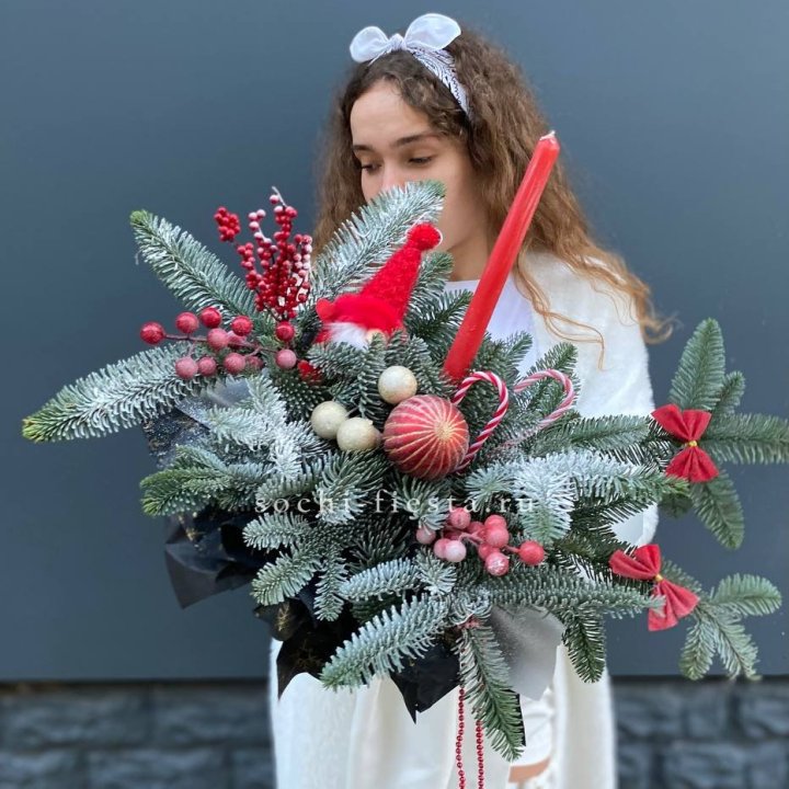 Композиция в бокале красная в Энгельсе