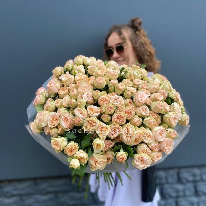 51 пионовидная роза в Энгельсе