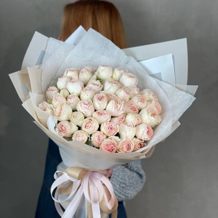 Букет пионовидных роз Пур лав в Энгельсе