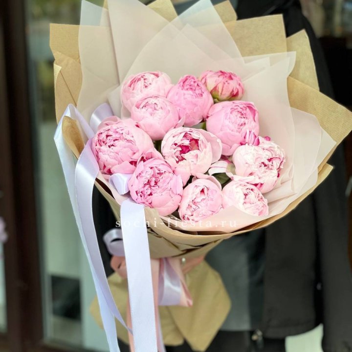 11 пионов в оформлении в Энгельсе