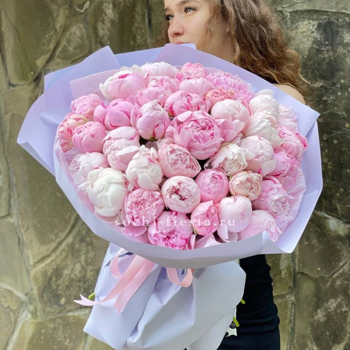 39 нежных пионов в Энгельсе