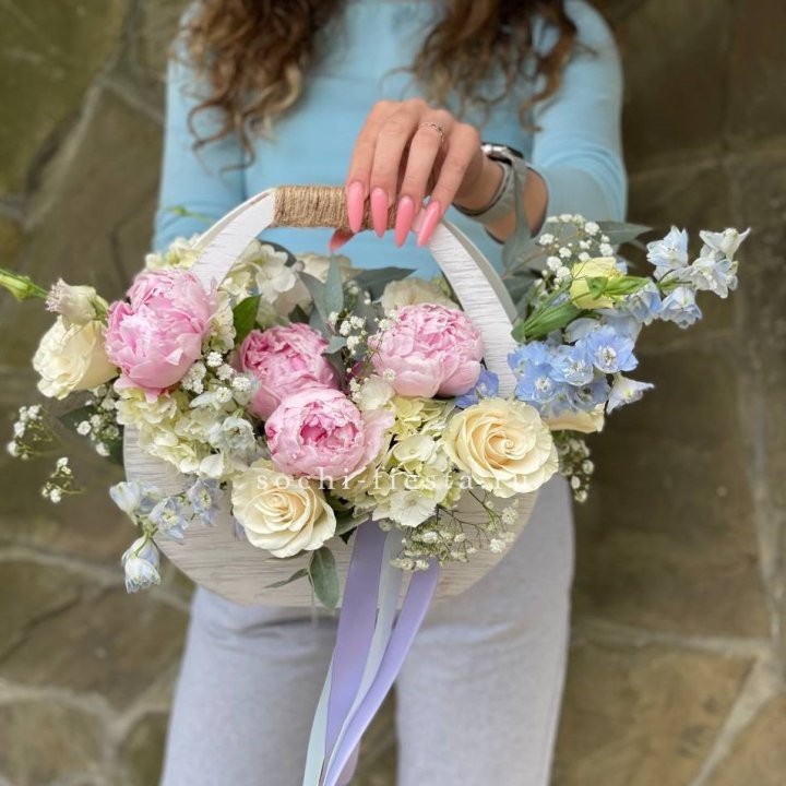 Ящик с пионами в Энгельсе