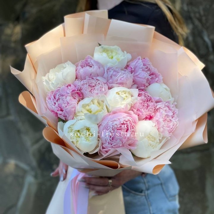 Букет 15 зефирных пионов в Энгельсе