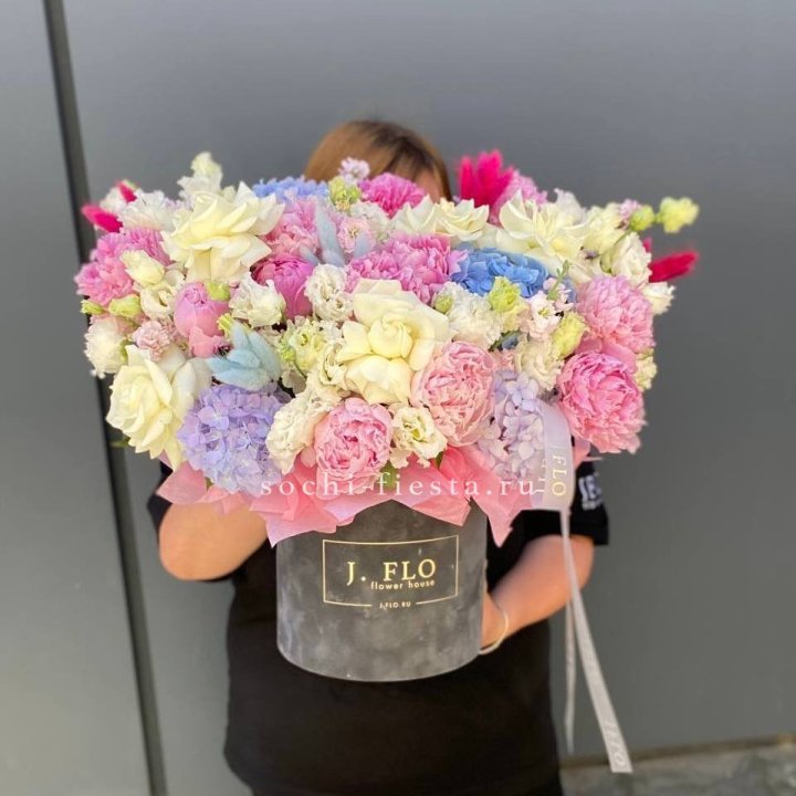 Цилиндр с пионами "Аса" в Энгельсе