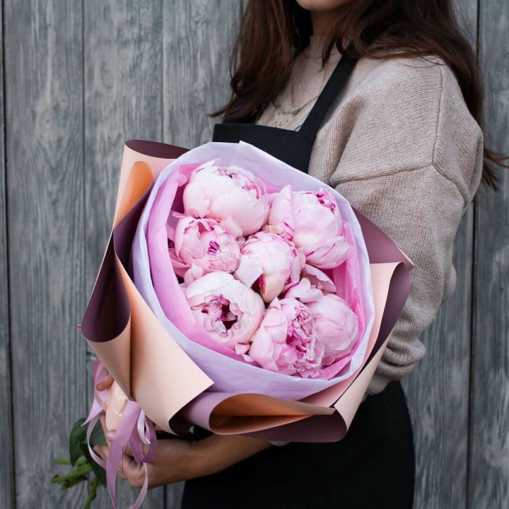 7 зефирных пионов в оформлении в Энгельсе