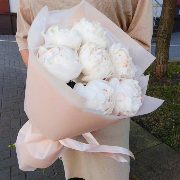 Букет белых пионов в Энгельсе