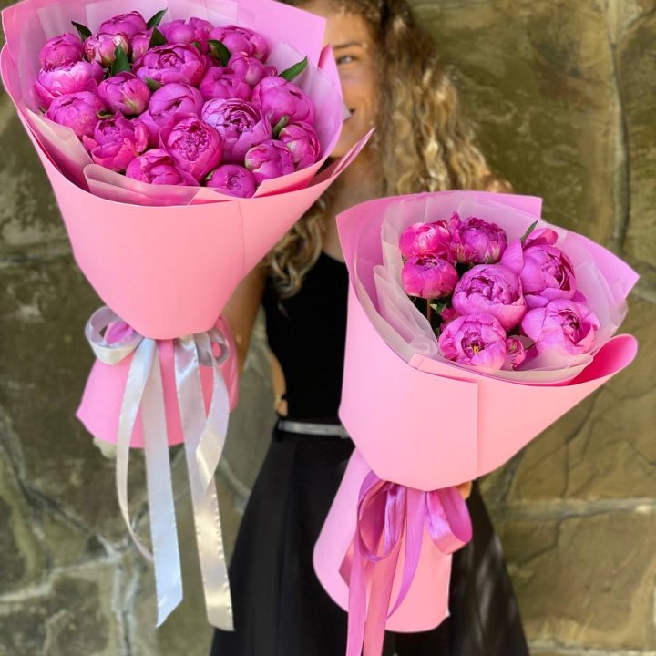 Букет ярких пионов  в Энгельсе