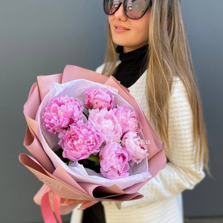 7 пионов в оформлении в Энгельсе