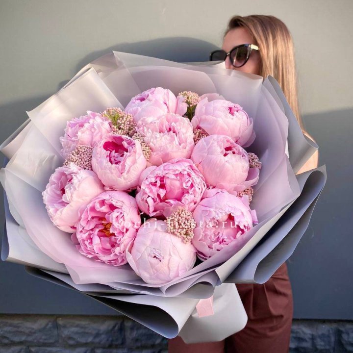 Букет с пионами "Стайл" в Энгельсе