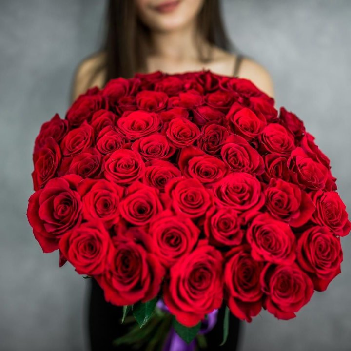 51 красная роза в Энгельсе