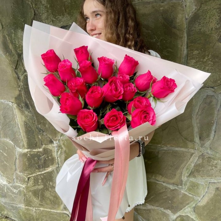 19 алых роз в Энгельсе