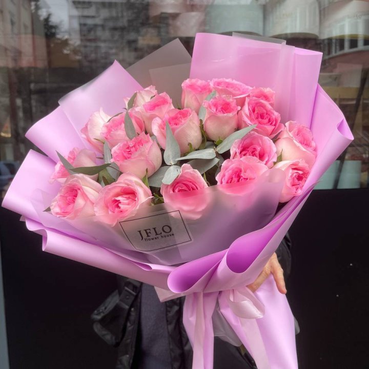  19 розовых роз в Энгельсе