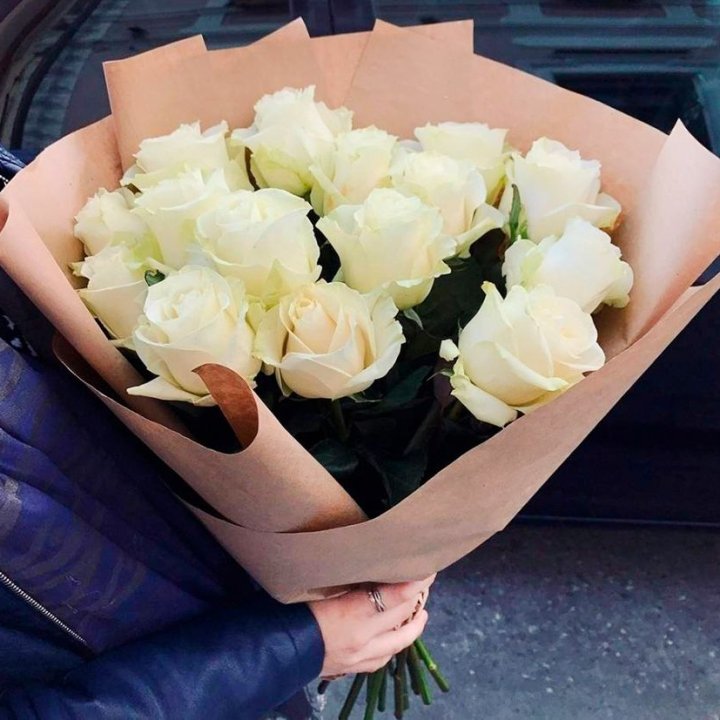 15 белых роз "Крафт" в Энгельсе