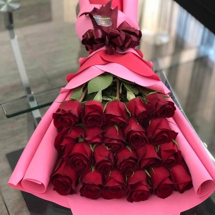 21 красная роза "Элеганс" в Энгельсе