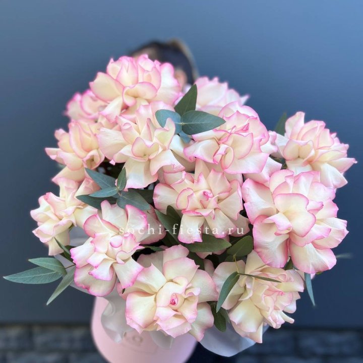 15 Французских роз Джумилия в боксе в Энгельсе