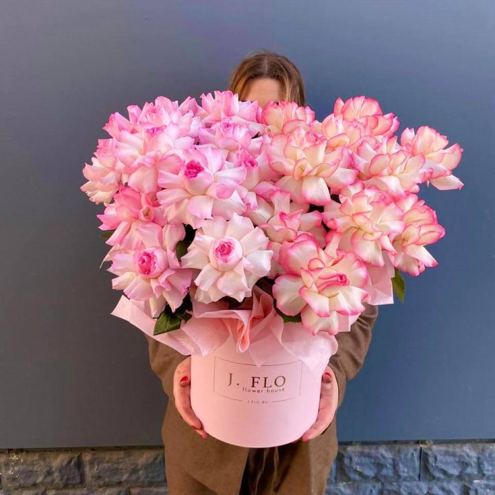 25 Французских роз микс в боксе в Энгельсе