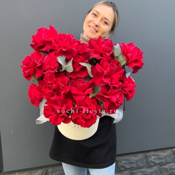 17 Французских роз в боксе в Энгельсе