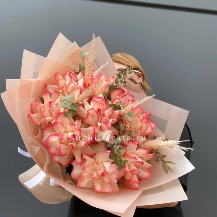 9 Французских роз Джумилия  в Энгельсе