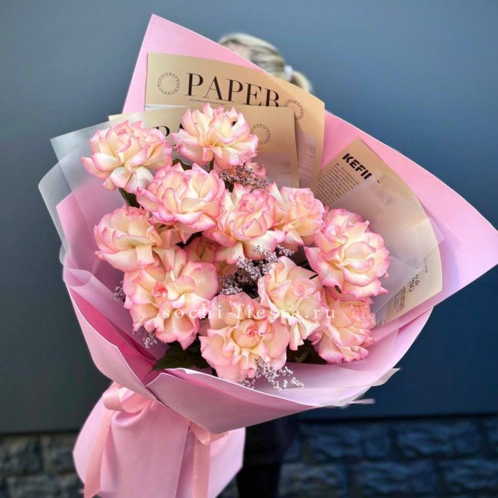 15 французских роз "Джумилия" в Энгельсе