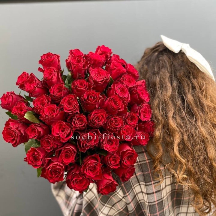 51 красная роза в Энгельсе