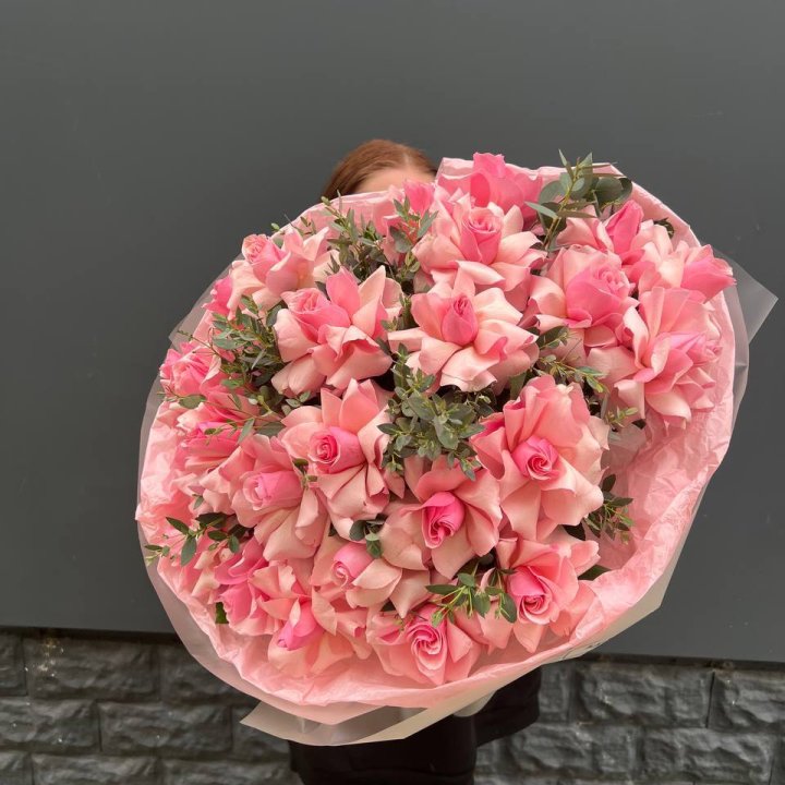  25 розовых французских роз в Энгельсе