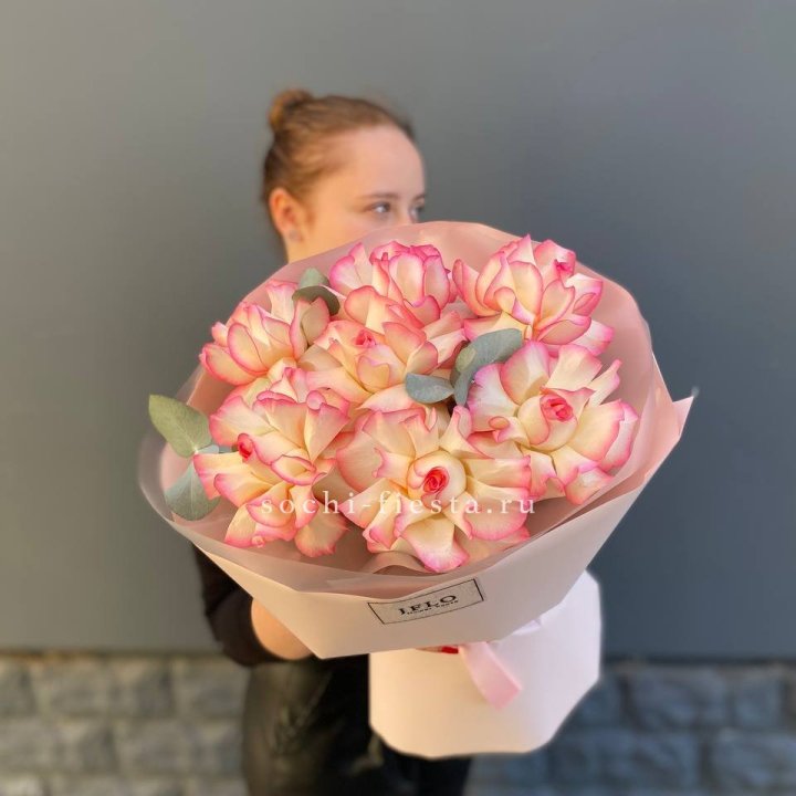 7 французских роз Джумилия в Энгельсе