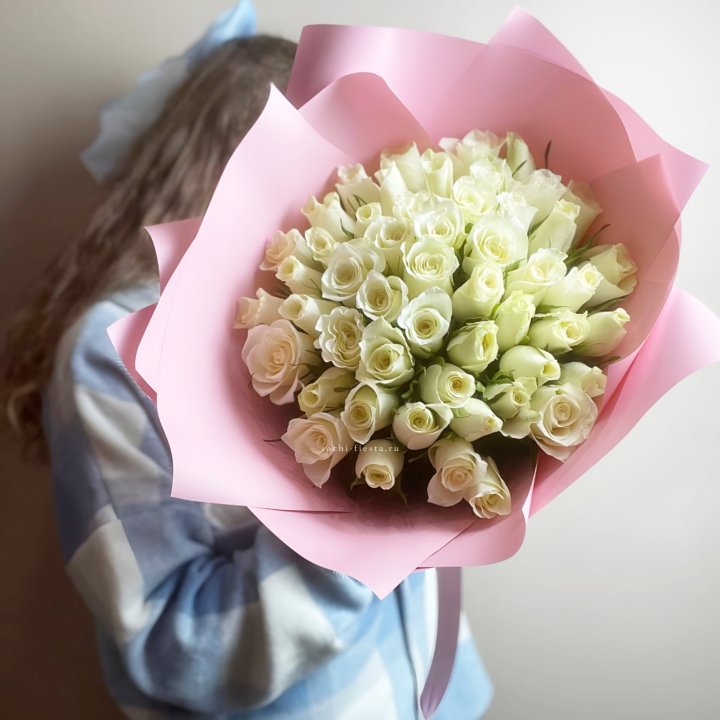 Букет из 51 белой розы (Кения) в Энгельсе