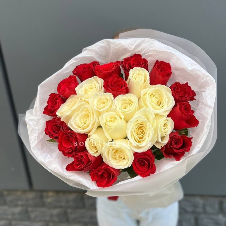 27 роз микс в Энгельсе