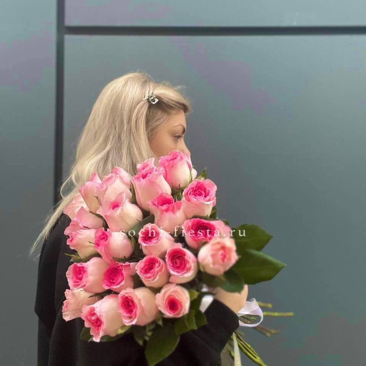  25 розовых роз в Энгельсе