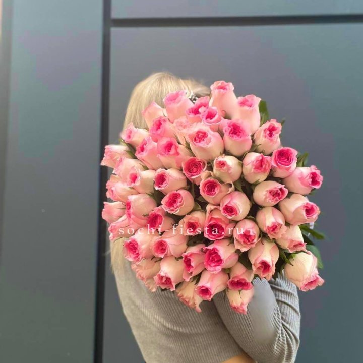 51 розовая роза в Энгельсе