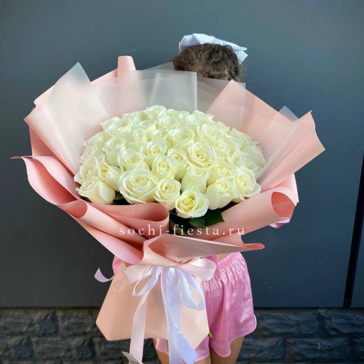 35 белых роз в Энгельсе