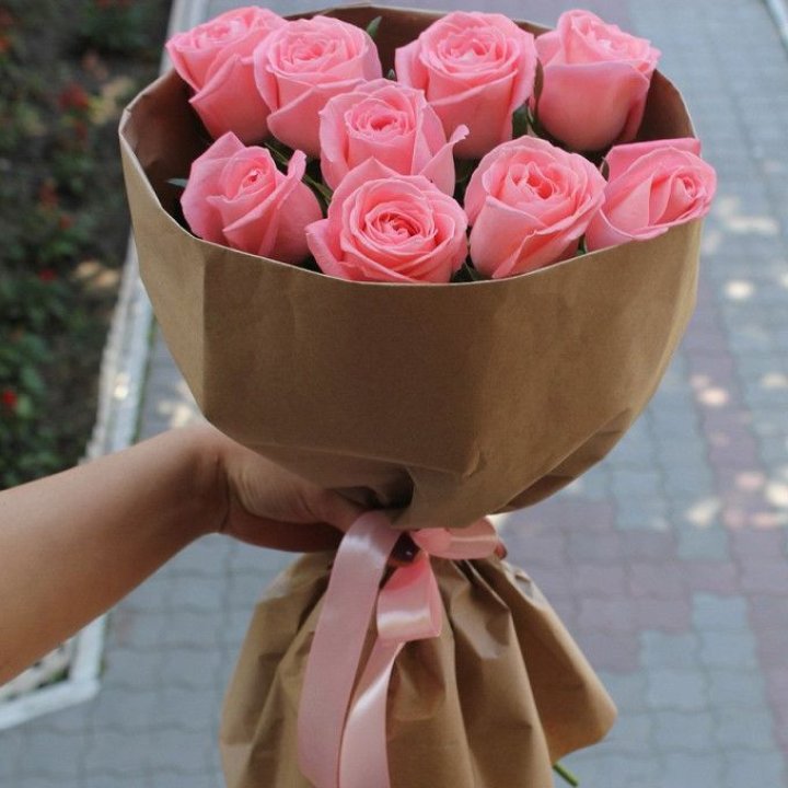 9 розовых роз в Энгельсе