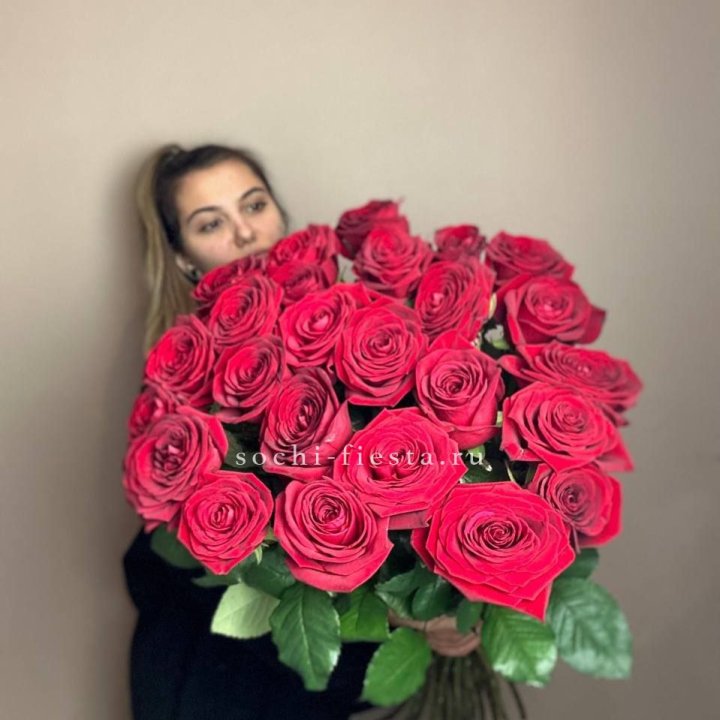 25 высоких роз в Энгельсе