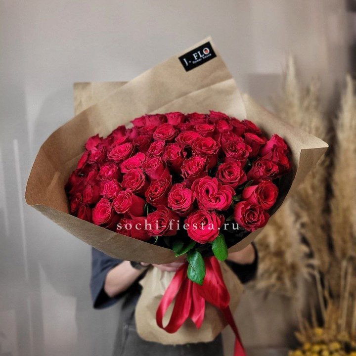 63 красных роз вайт в Энгельсе