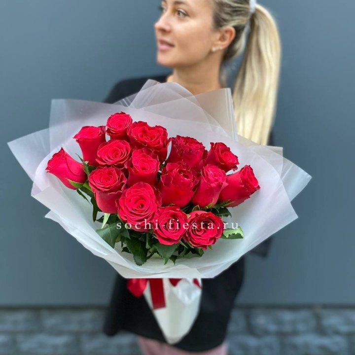 Букет из 15 красных роз  в Энгельсе