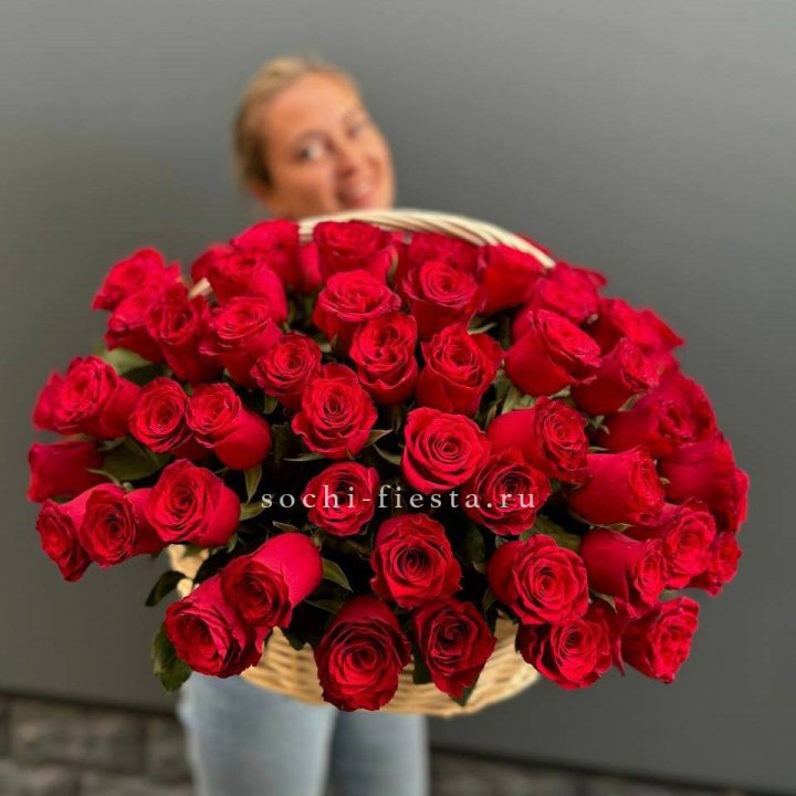 101 красная роза в корзине   в Энгельсе