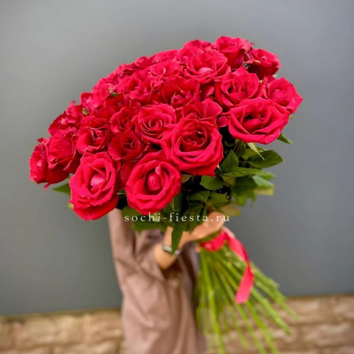 51 высокая красная роза в Энгельсе