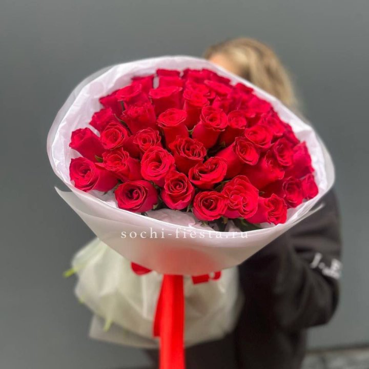 55 красных роз "Амелия" в Энгельсе