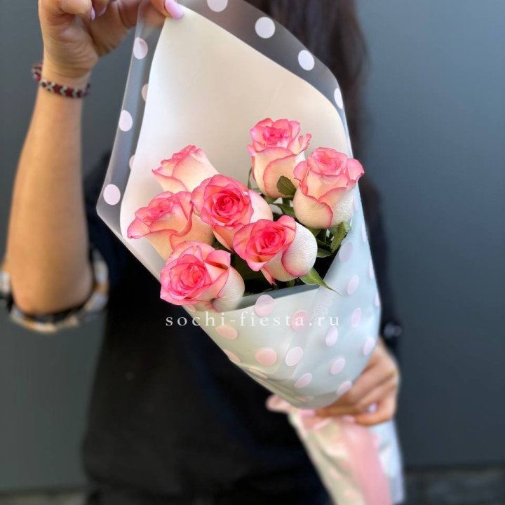 7 роз "Джумилия" в Энгельсе