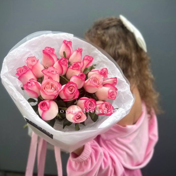 21 розовые розы Венди  в оформлении в Энгельсе