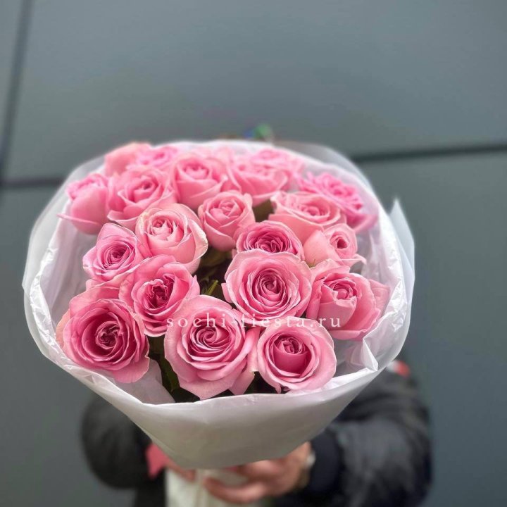 21 Розовая роза в белом в Энгельсе