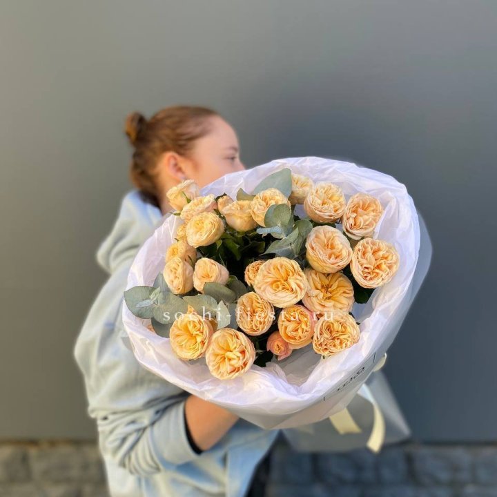 7 пионовидных роз в Энгельсе