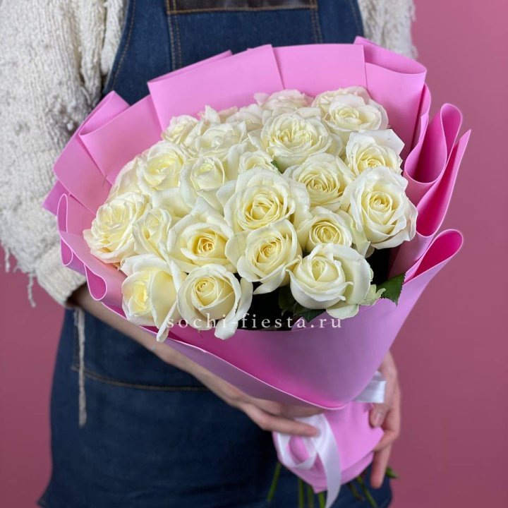 25 белых роз в Энгельсе